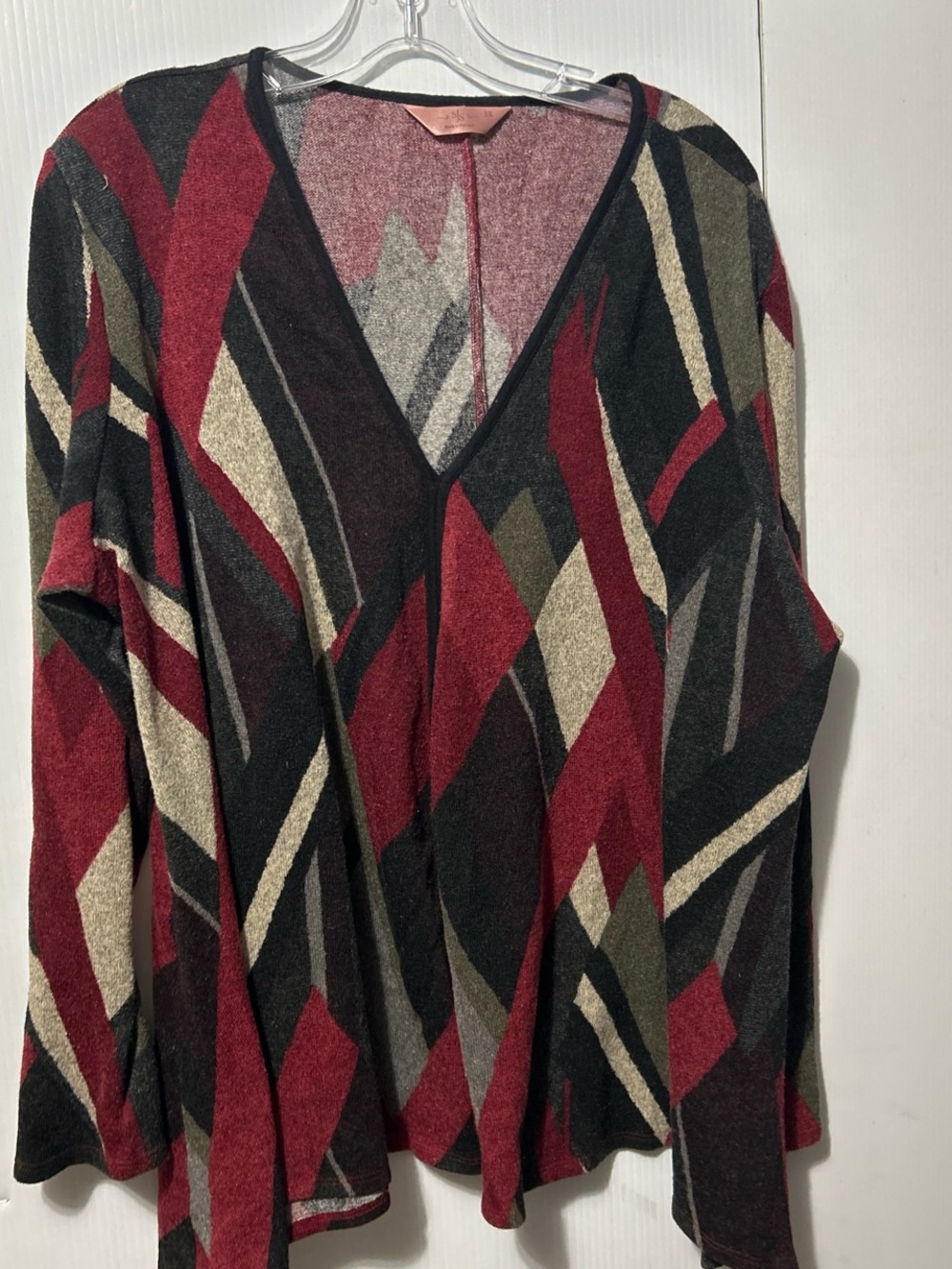 SJS Women's V-Neck Geometric Sweater in Burgundy, Black & Cream